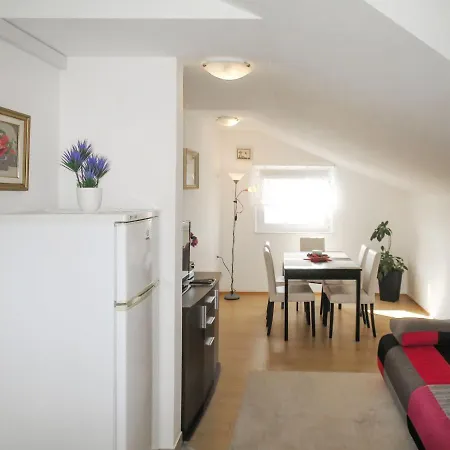 Apartamento Andelina By Interhome