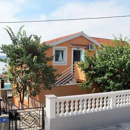 Andelina By Interhome Maslenica