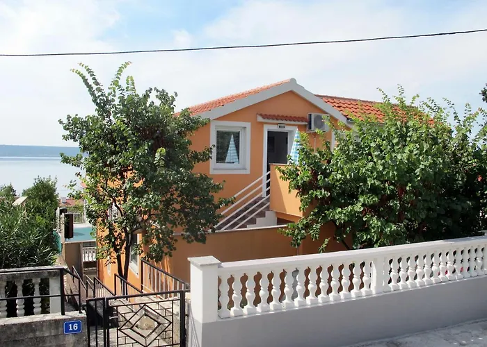 Andelina By Interhome Maslenica